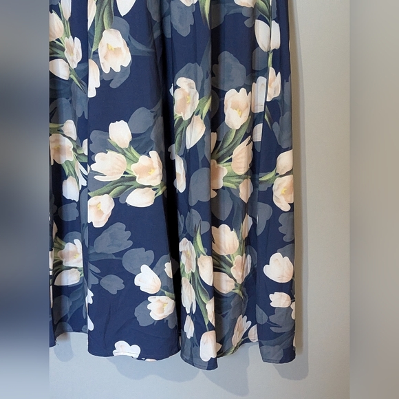 Exclusive‎ Brand Women's Large Navy Floral Maxi Short Sleeve Dress - Picture 3 of 9